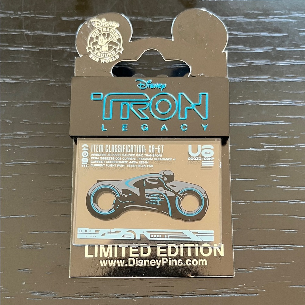 Disney Parks 2010 Tron Lightcycle Flynn Pin Limited Edition 2,500 (T-10)